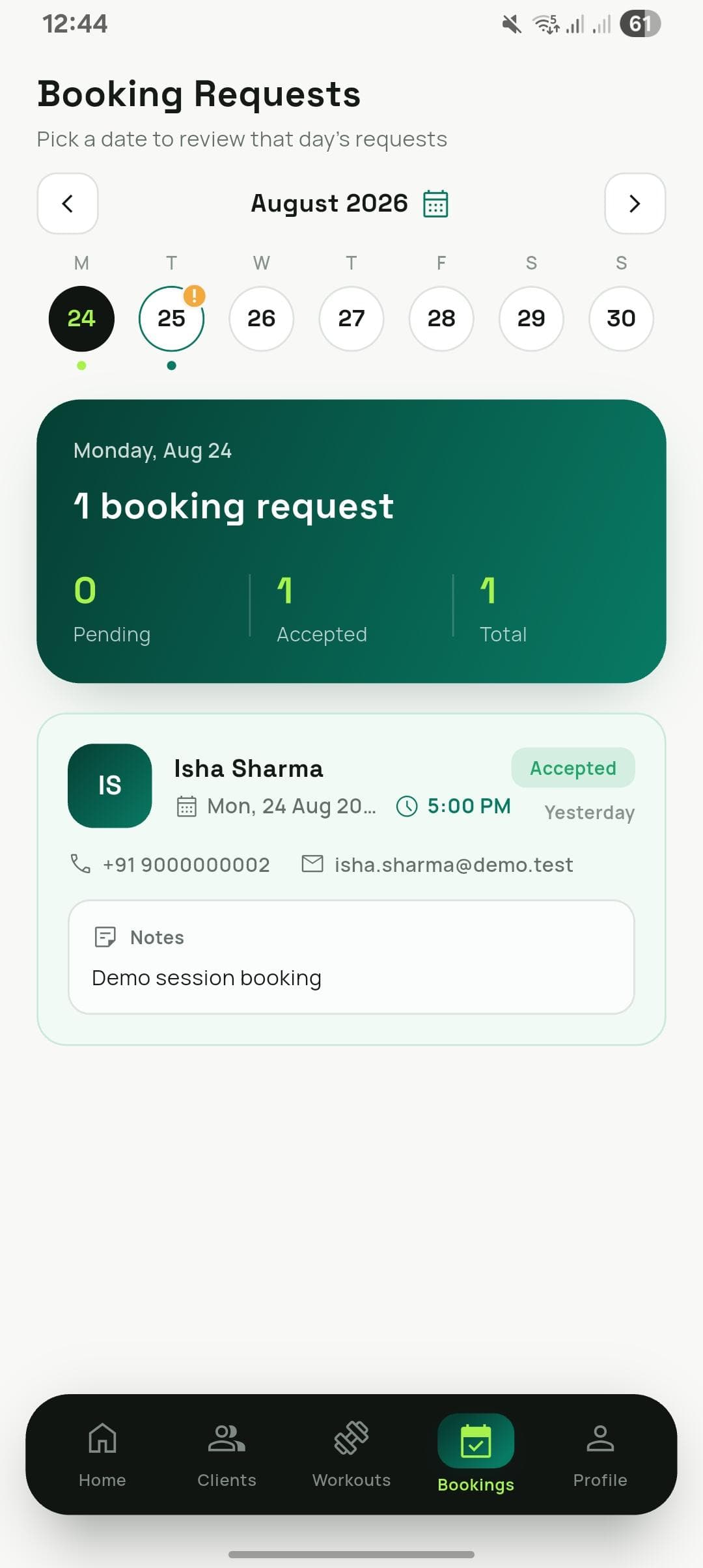 FITVOX trainer app — booking requests